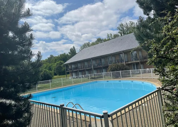 Le Voilier. Honfleur T2 Dans Avec Piscine *